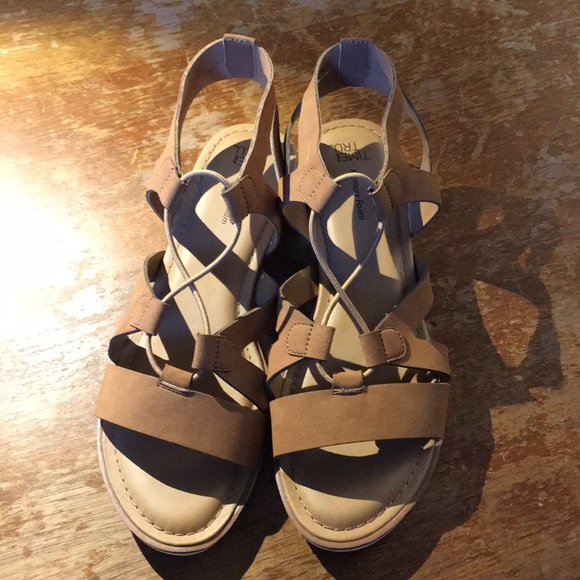 Brown Time & Tru size 8 sandals, worn once - Picture 1 of 3